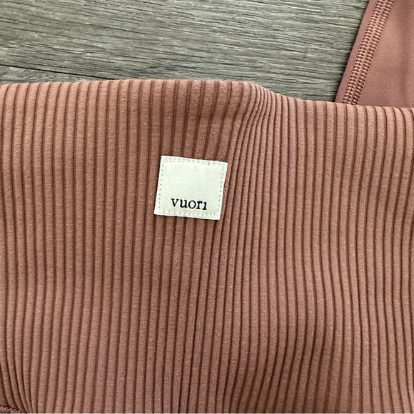 Vuori Peach/Salmon Leggings - Picture 3 of 3